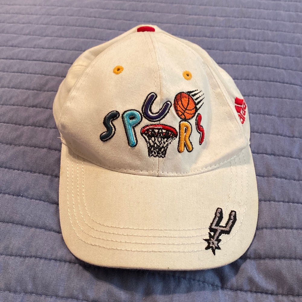 San Antonio Spurs hat.